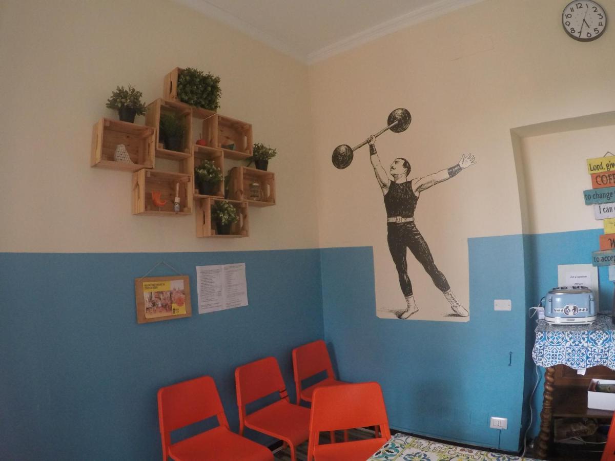Home Genoa Hostel Buitenkant foto